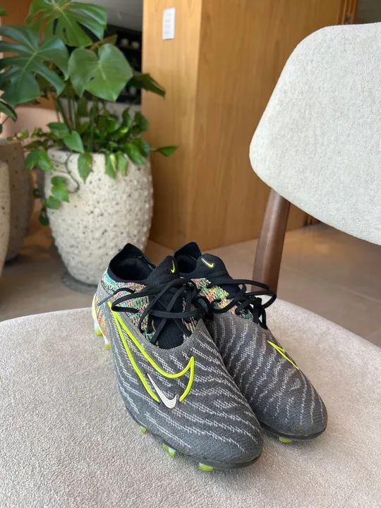 Chuteiras Nike Phantom GX - Tamanho 41 - Foto 4