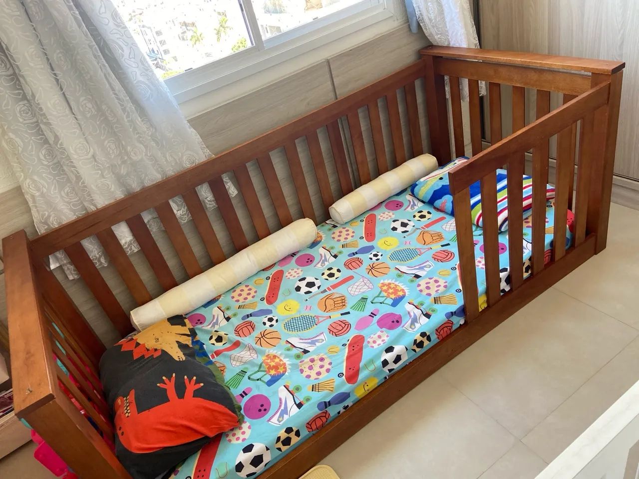 Cama Montessori de madeira