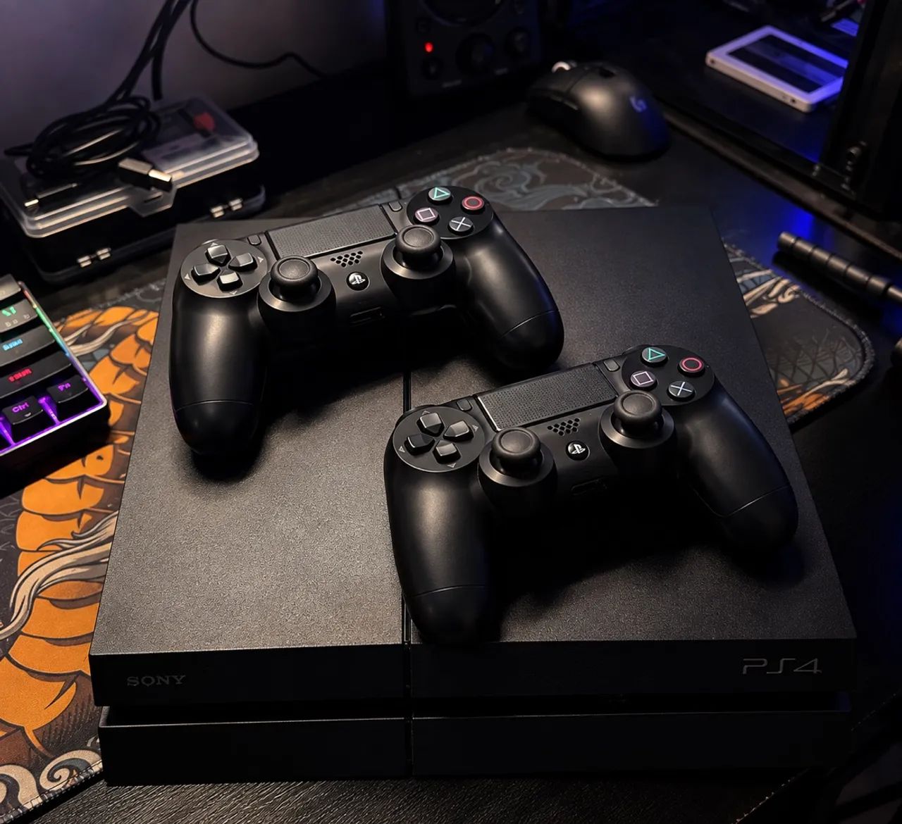 PlayStation 4 + 2 controles - Foto 2
