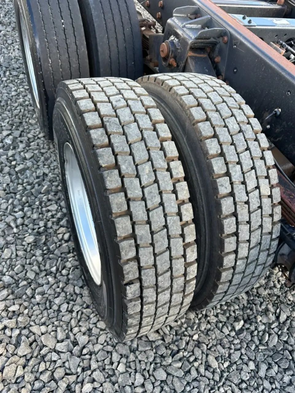 MB Accelo 1316 ano 2019 6x2 chassi - filé  n 915 1016  * 10160 13180 1620 24250  - Foto 12