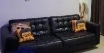 Sofá de couro semi novo  - Foto 4