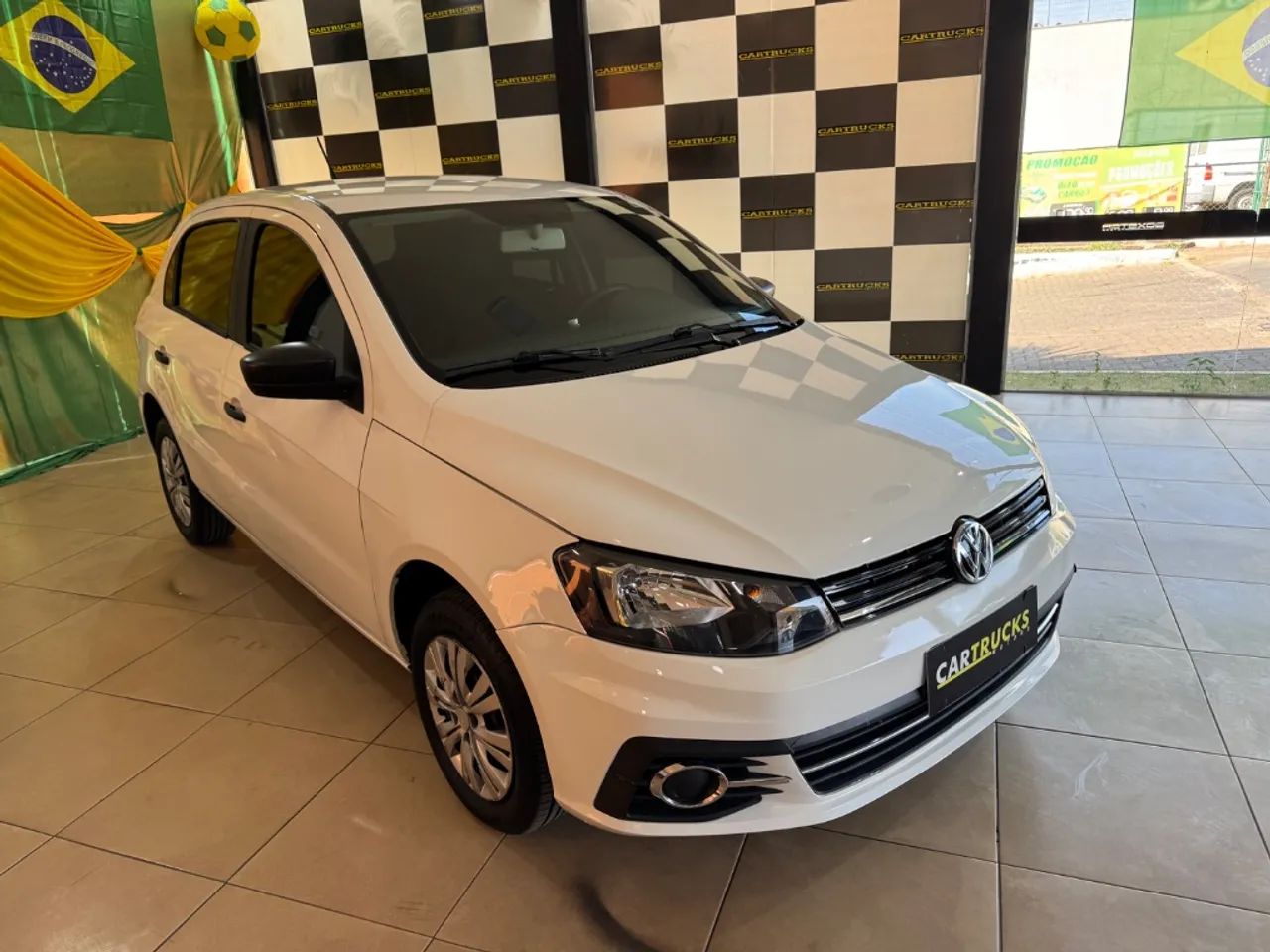 Volkswagen Gol GOL TRENDLINE 1.0 T.FLEX 8V 5P 2017
