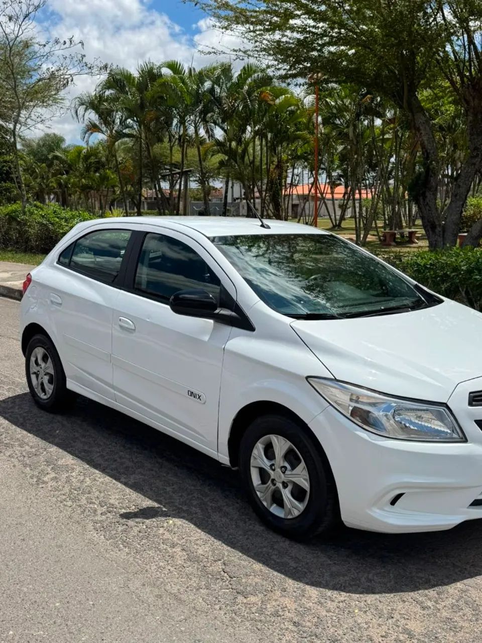 Chevrolet Onix ONIX HATCH LS 1.0 8V FLEXPOWER 5P MEC. 2015