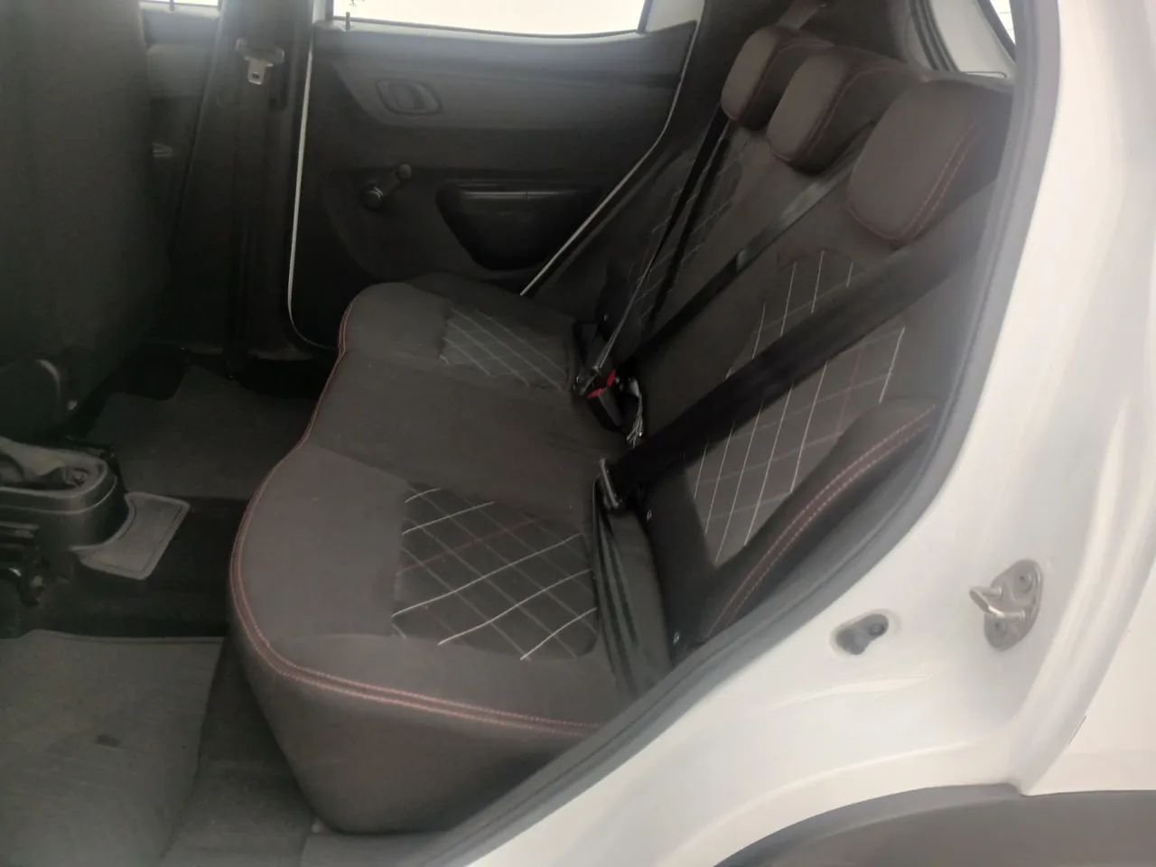 Renault Kwid 1.0 Zen, foto 17 de 18