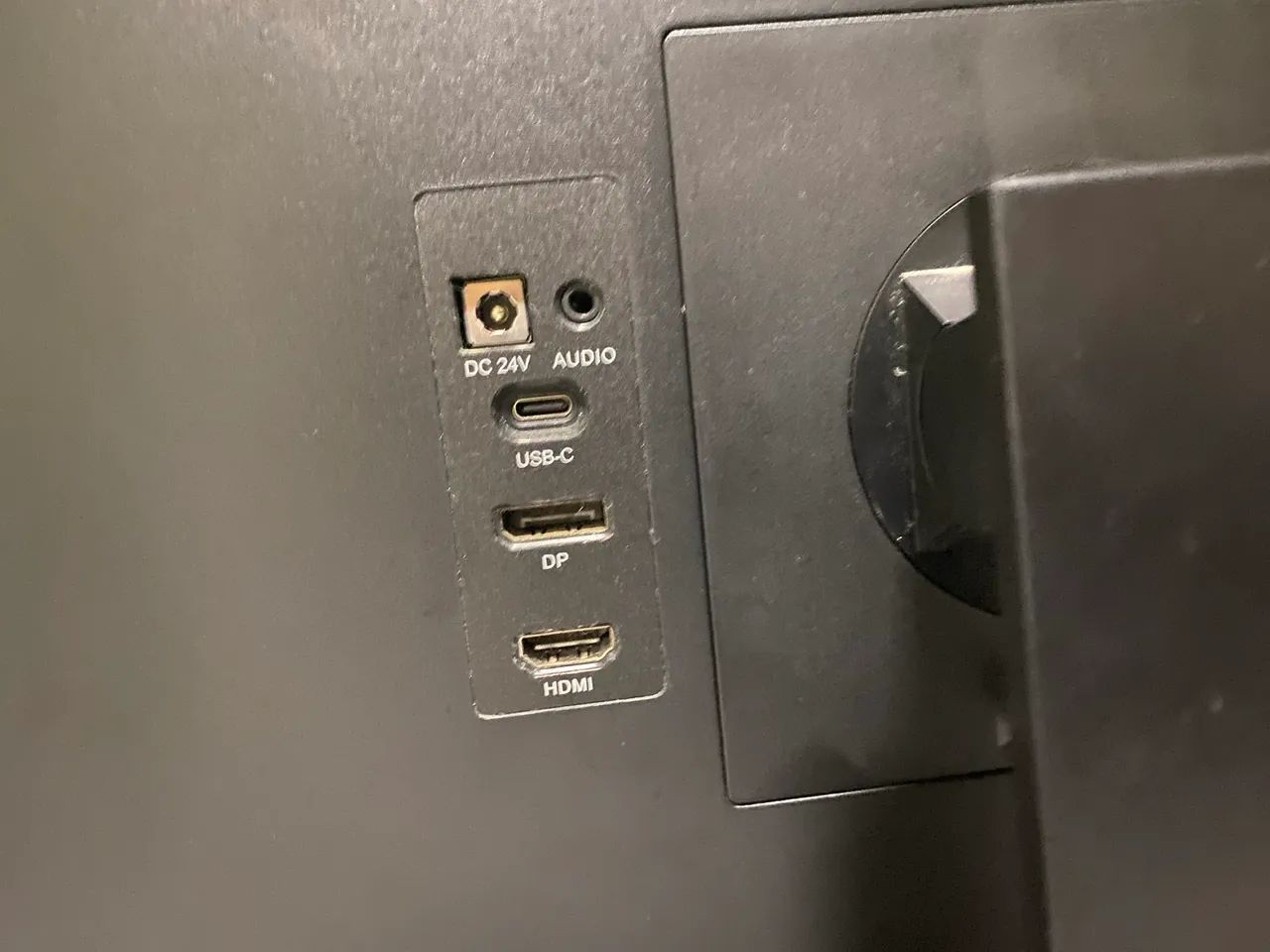Monitor Perseus Pro 27 2K 75hz IPS USB-C - Foto 4