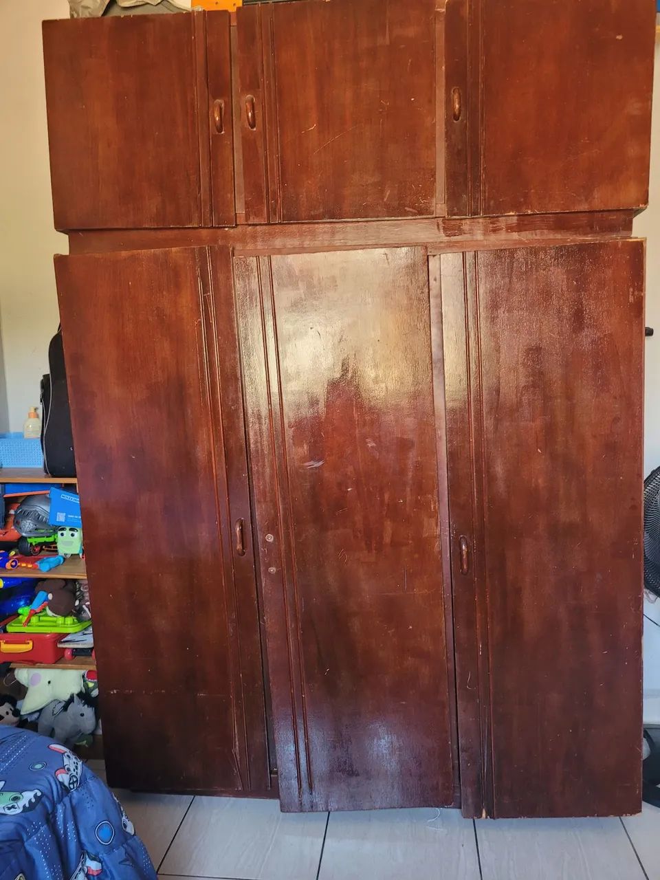 Guarda roupa madeira 