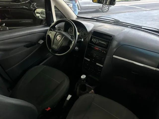 Fiat Idea Attractive 1.4 Fire Flex 8V 5P 2012 - Foto 5
