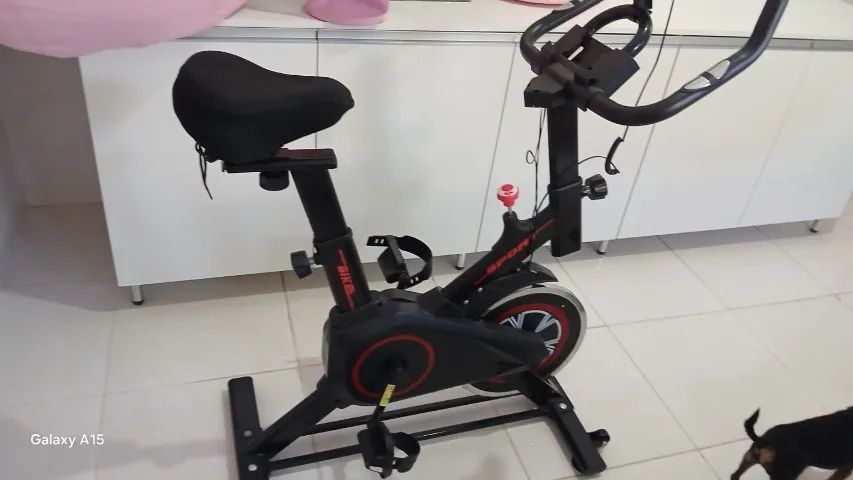 BICICLETA ERGOMETRICA USADA - PORÊM SEM TEMPO DE USO - Foto 3
