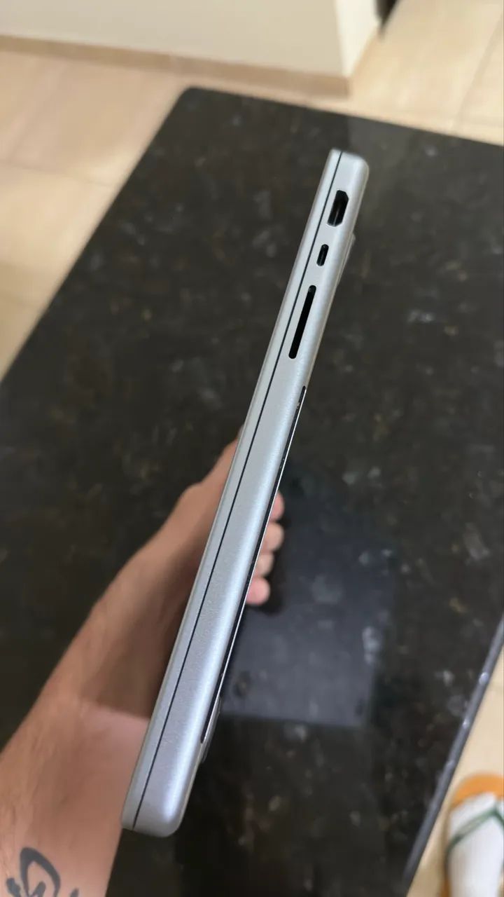 MacBook Pro M2 16GB 512GB - Foto 2