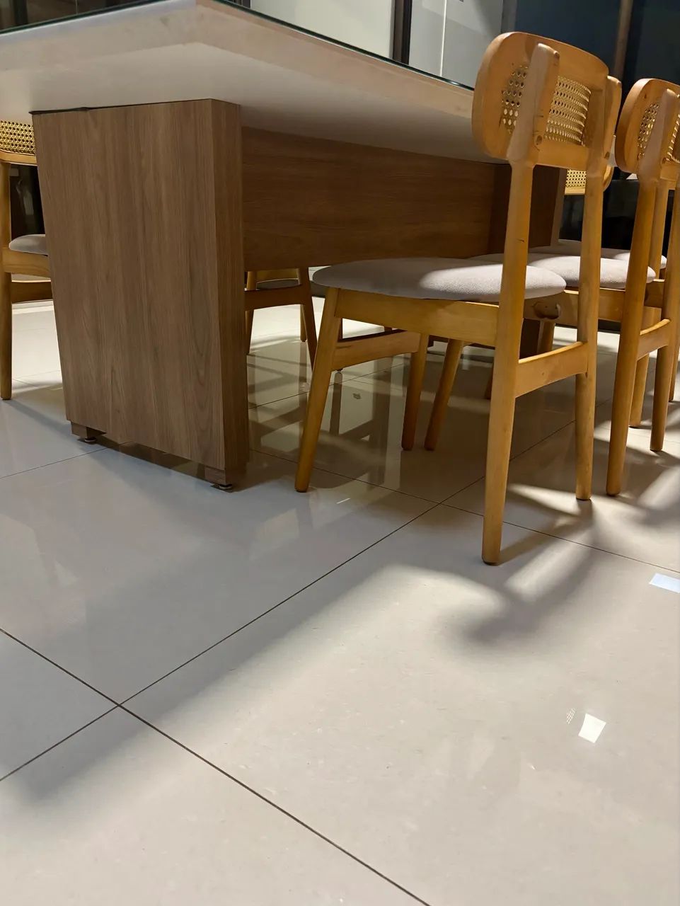 Dining table with 7 chairs65568132833667121