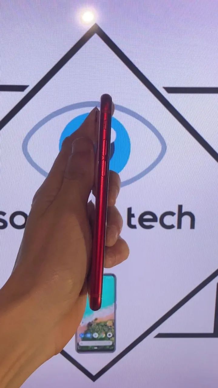 Iphone SE 2ª geração 64gb vermelho seminovo excelente  - Foto 3