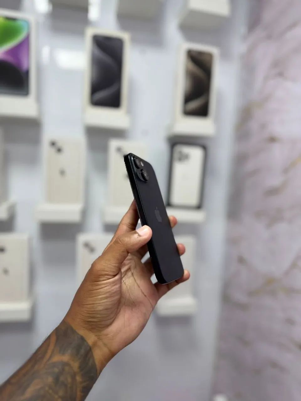 IPHONE 15 128GB PRETO<br>R$ 3.250,00 - Foto 5