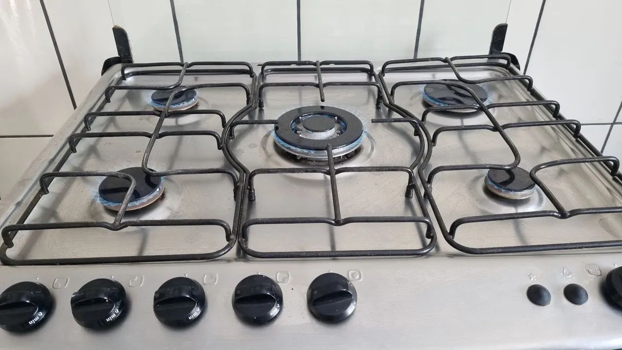 Fogão electrolux 5 bocas. - Foto 2