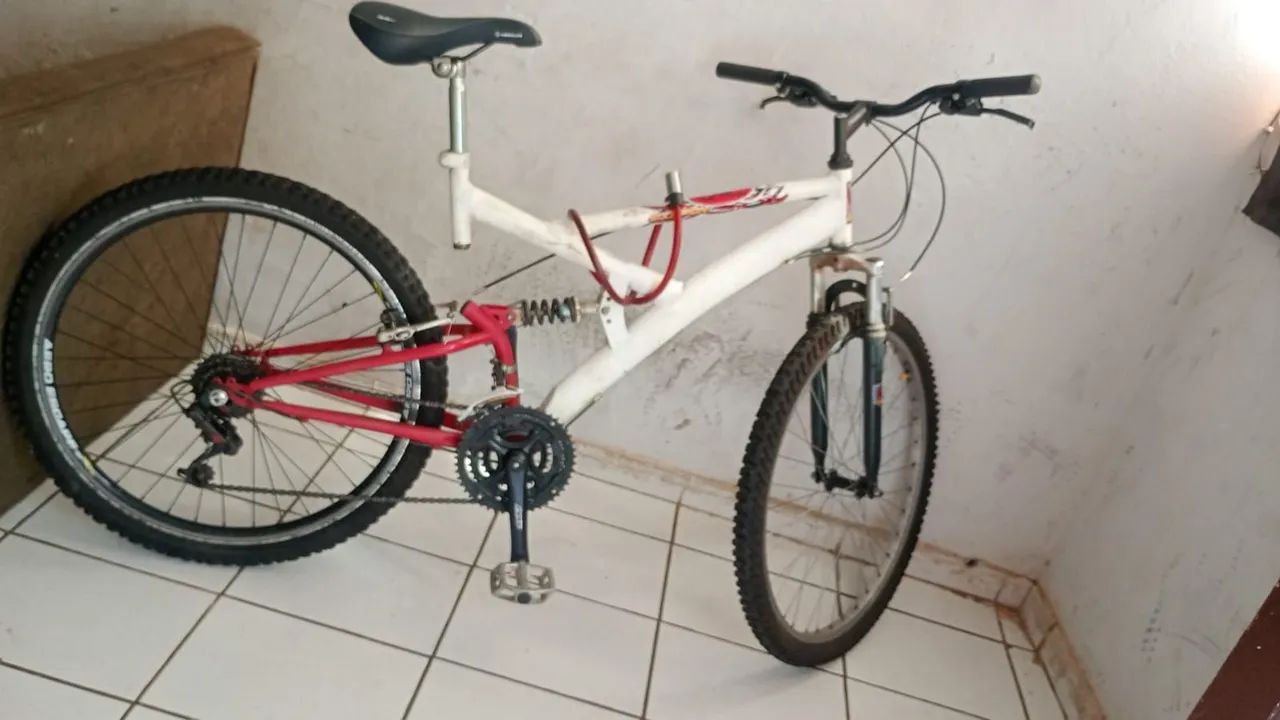 Bicicleta semi nova  - Foto 3