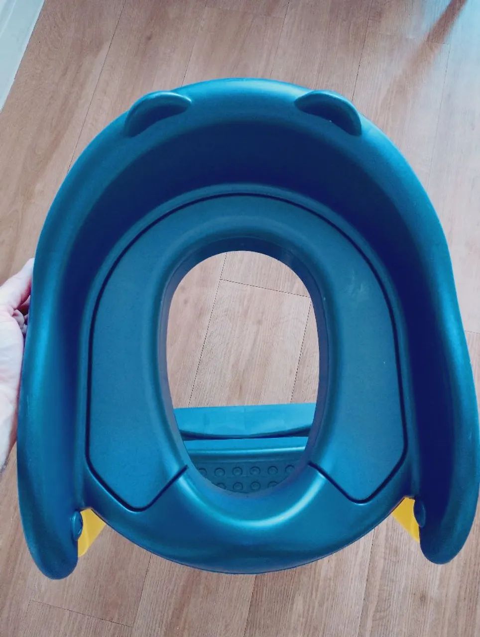Assento redutor infantil com escada para vaso sanitário  - Foto 4