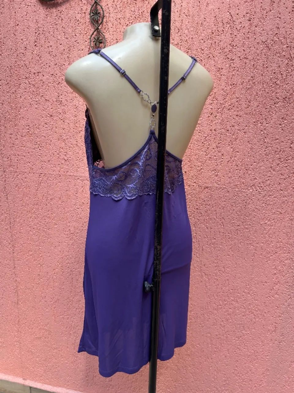 Camisola Roxa Dressy com Renda e Strass - Praticamente Nova - Foto 4