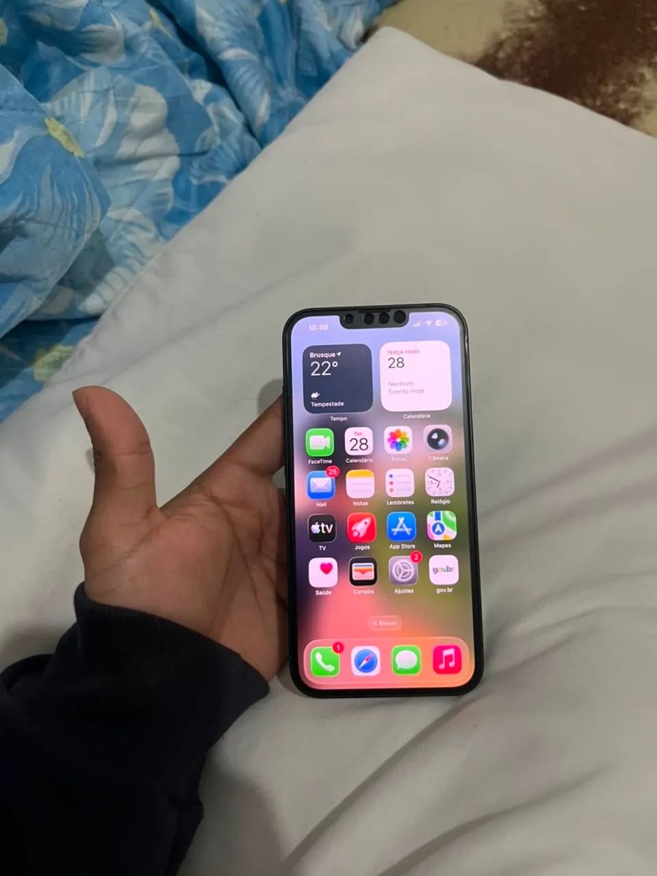 Vendo iPhone 13 novo conservado e em ótimo estado Face ID pegando tudo funcionando - Foto 3