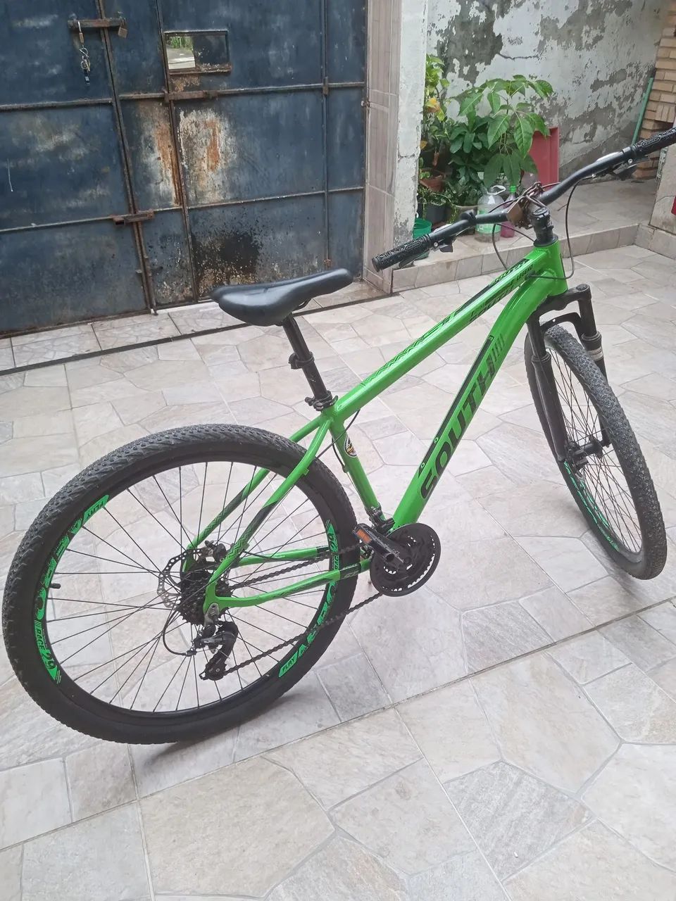 Vendo 01 bicicleta aro 29 semi nova passador chimano 