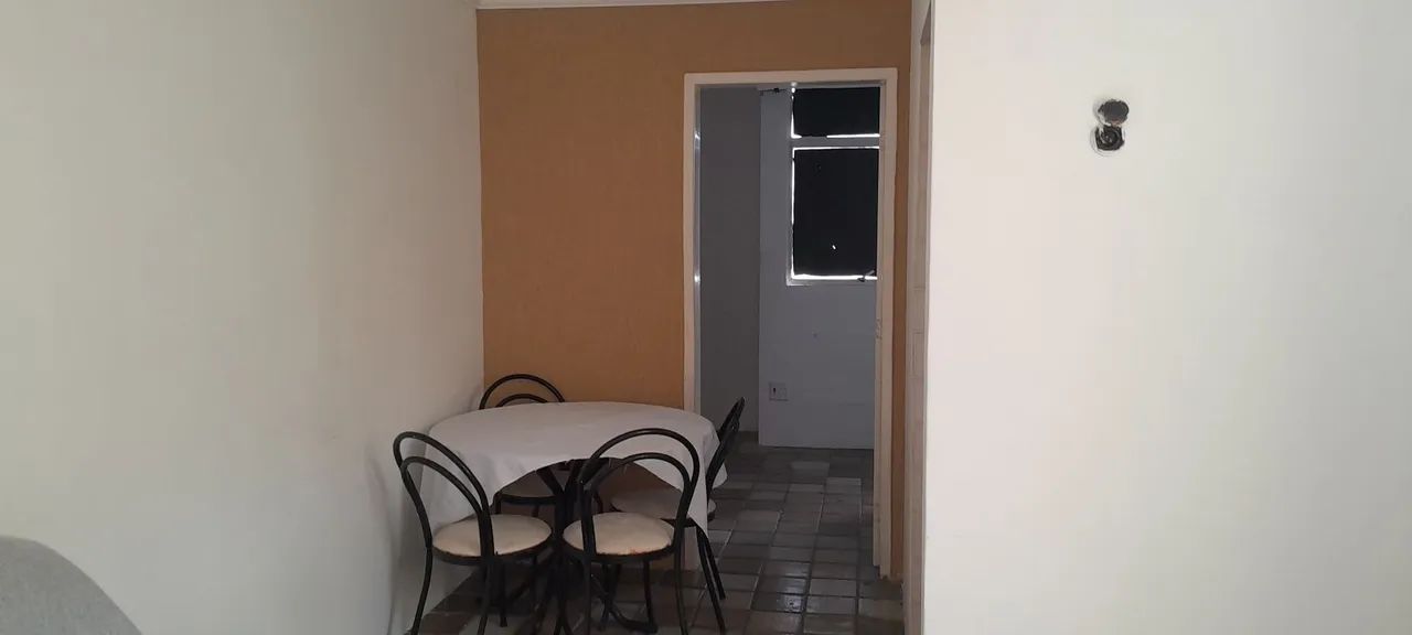 Aluga-se kitnet 1,200, terceiro andar 305. - Foto 4