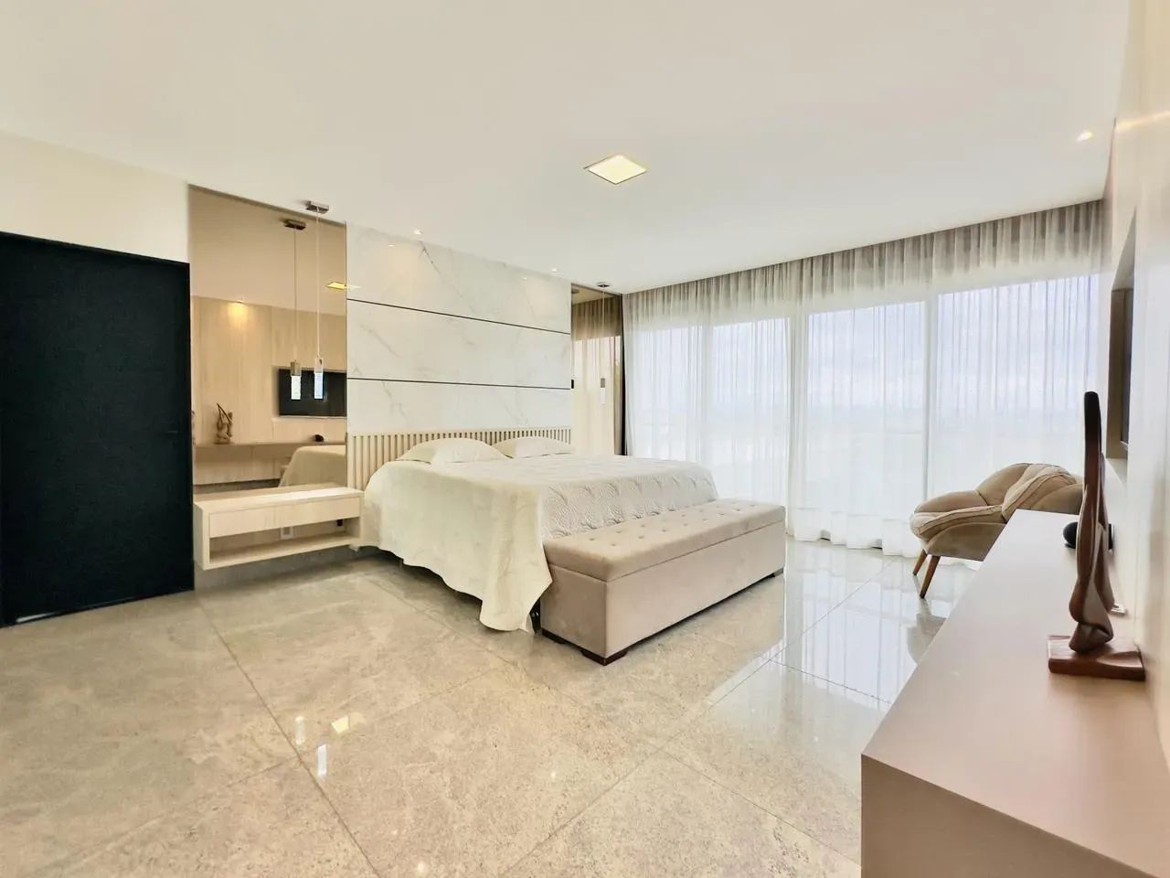 Sobrado Exclusivo, são 4 suítes, Área de lazer completa, Elevador, Geração de Energia, Vis - Foto 12