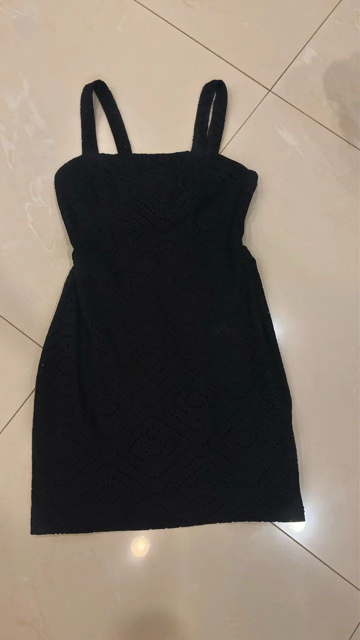 Vestido preto curto
