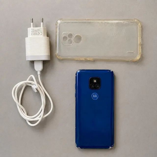 Celular Moto E7 Plus com capinha e carregador