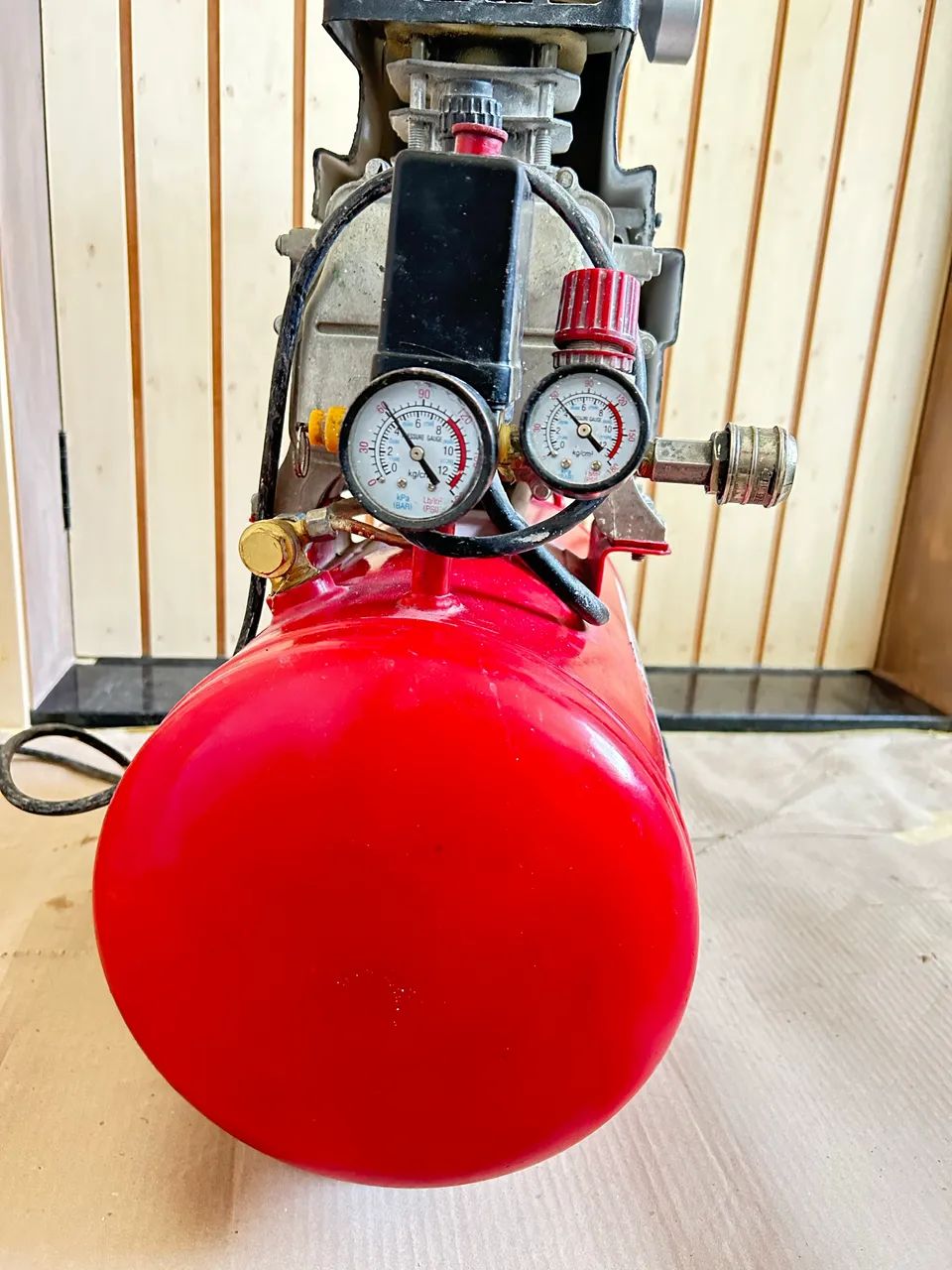 Vendo compressor  550 reias todo revisado  - Foto 2
