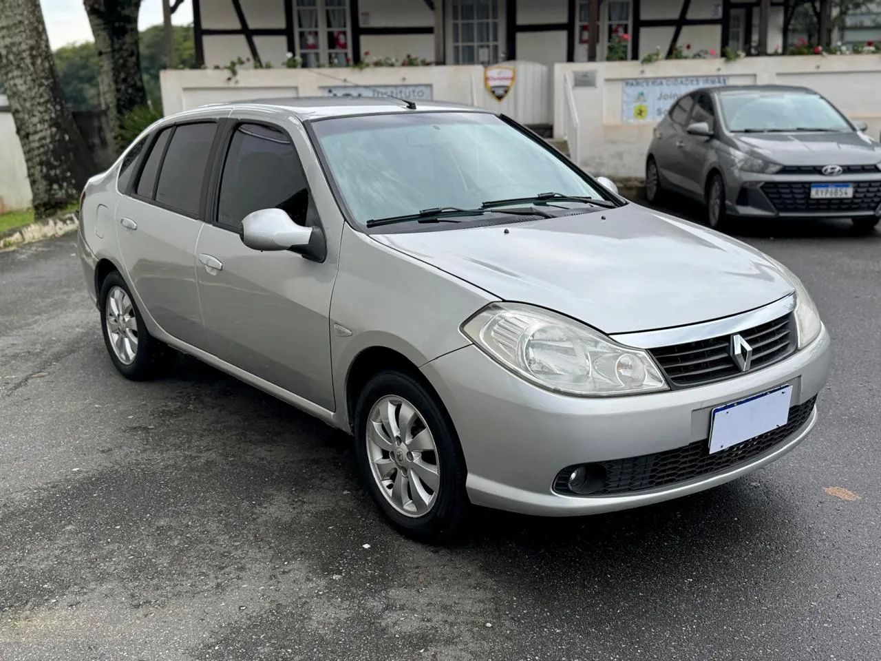 Renault Symbol SYMBOL Privilège Hi-Flex 1.6 16V 4p 2013