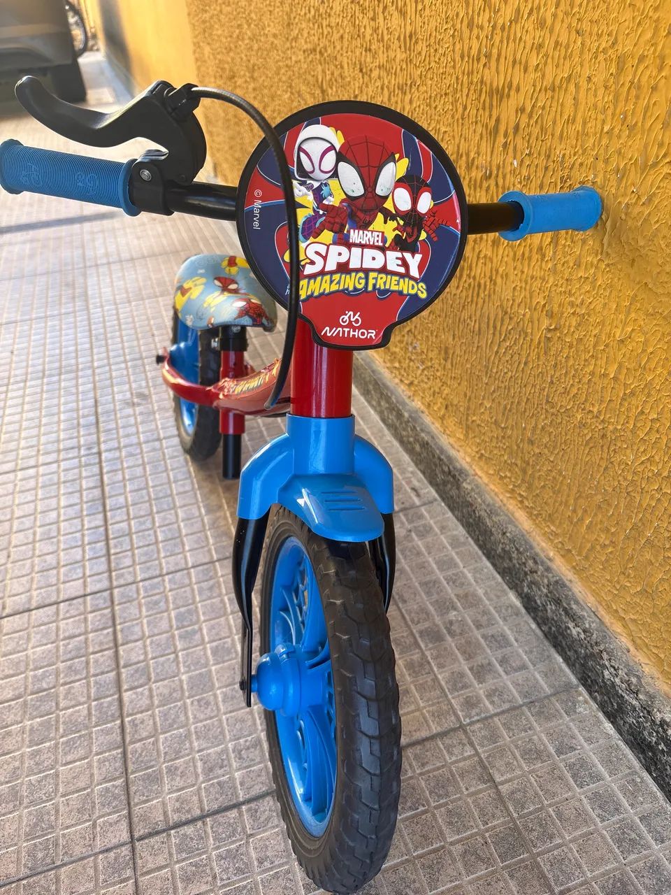 Bicicleta infantil de equilíbrio 