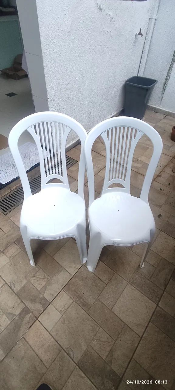 Cadeira de plástico 