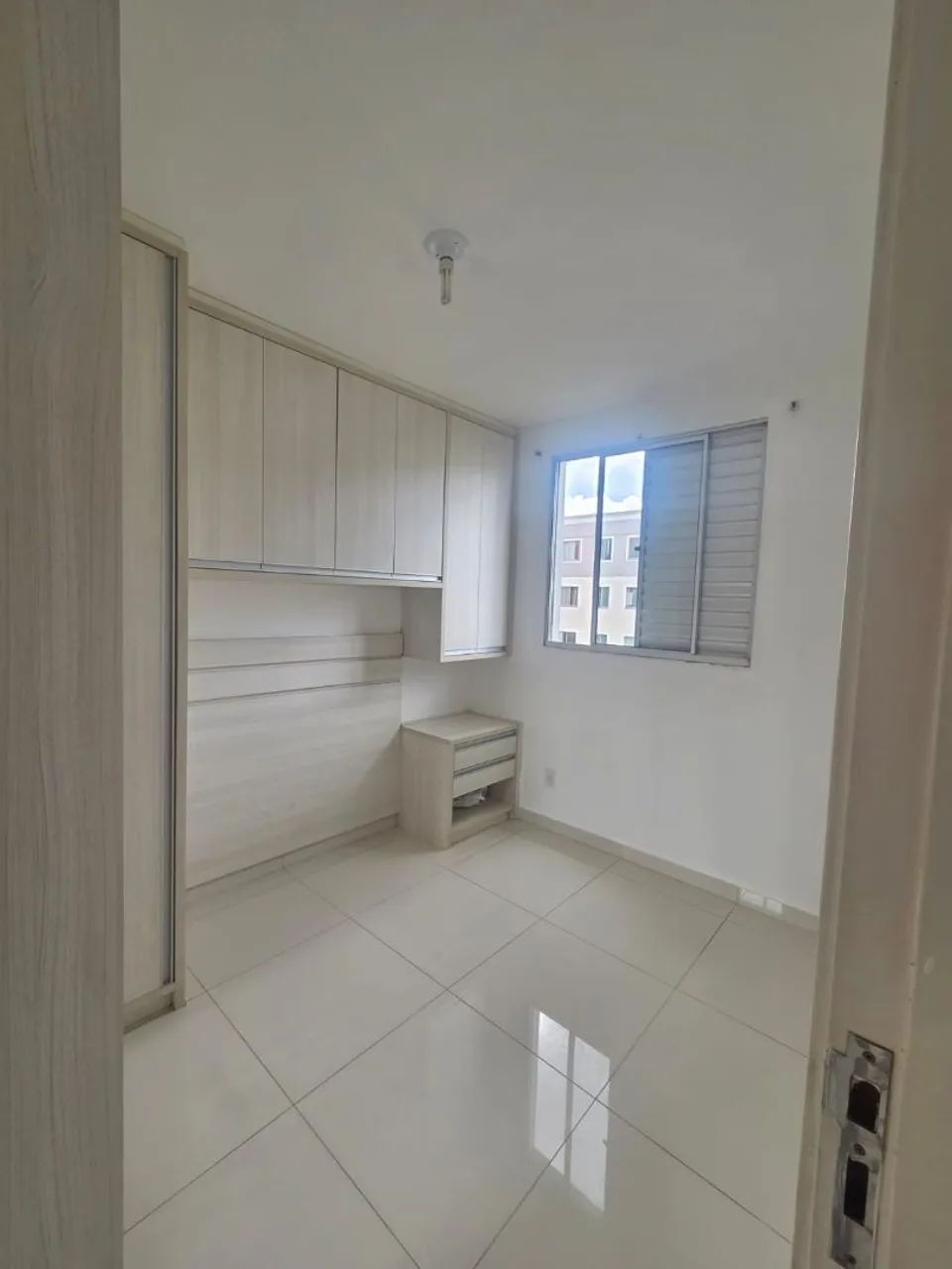 Apartamento no Residencial Jeribá com móveis planejados na cozinha e quarto - Foto 11