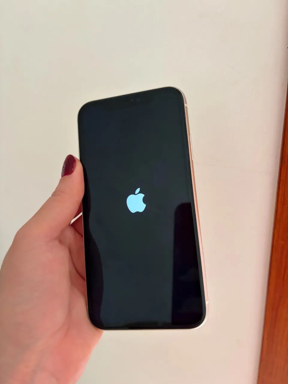 IPHONE 11- Branco, 64 GB  - Foto 3