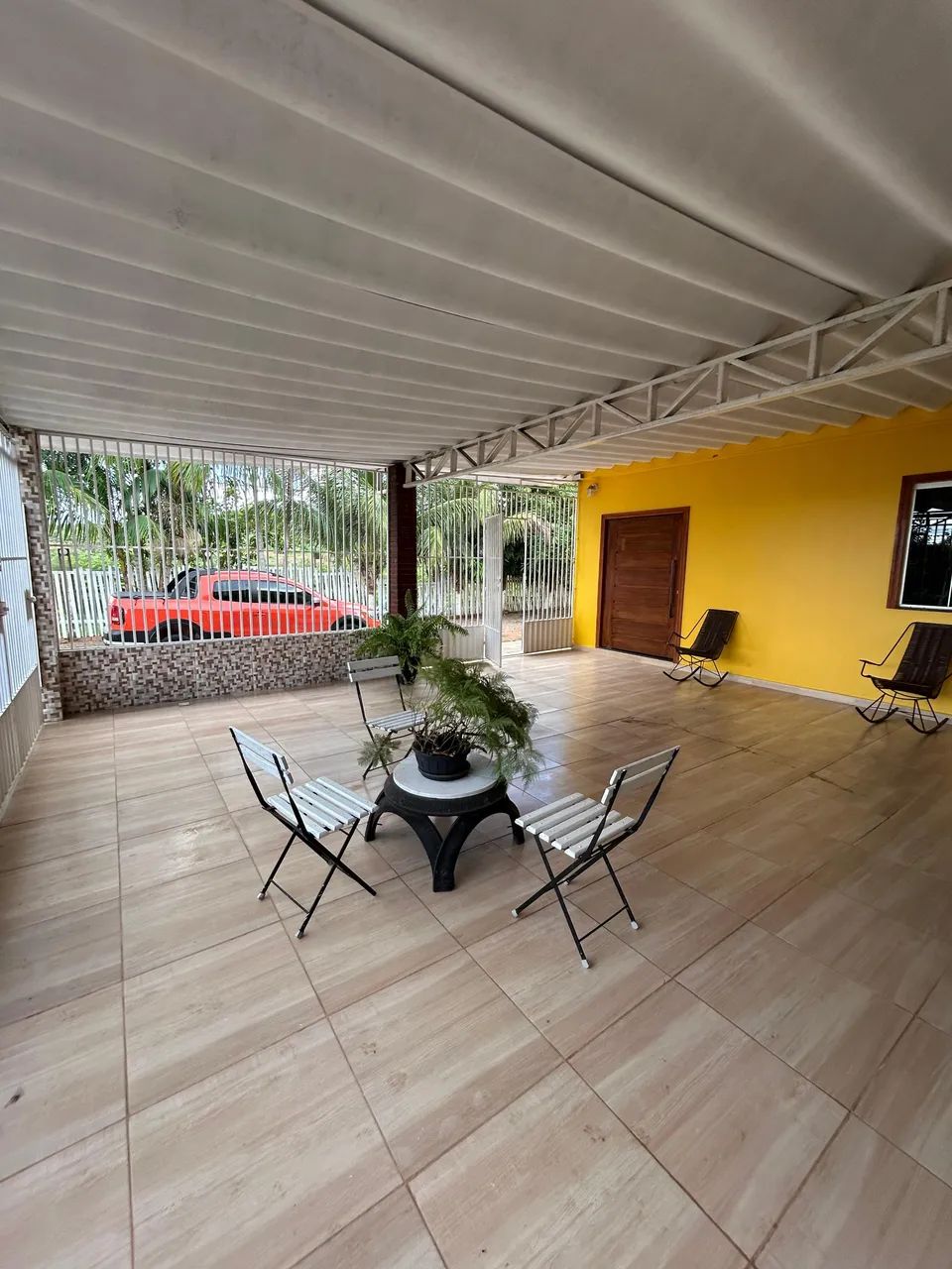 Casa ampla com 3 quartos sendo 1 suíte e com espaço para eventos no bairro Bonsucesso em R