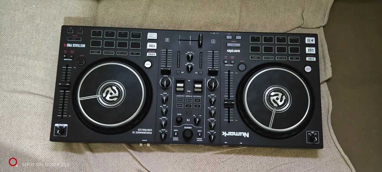 Controladora Numark Mixtrack Pro FX - Foto 3