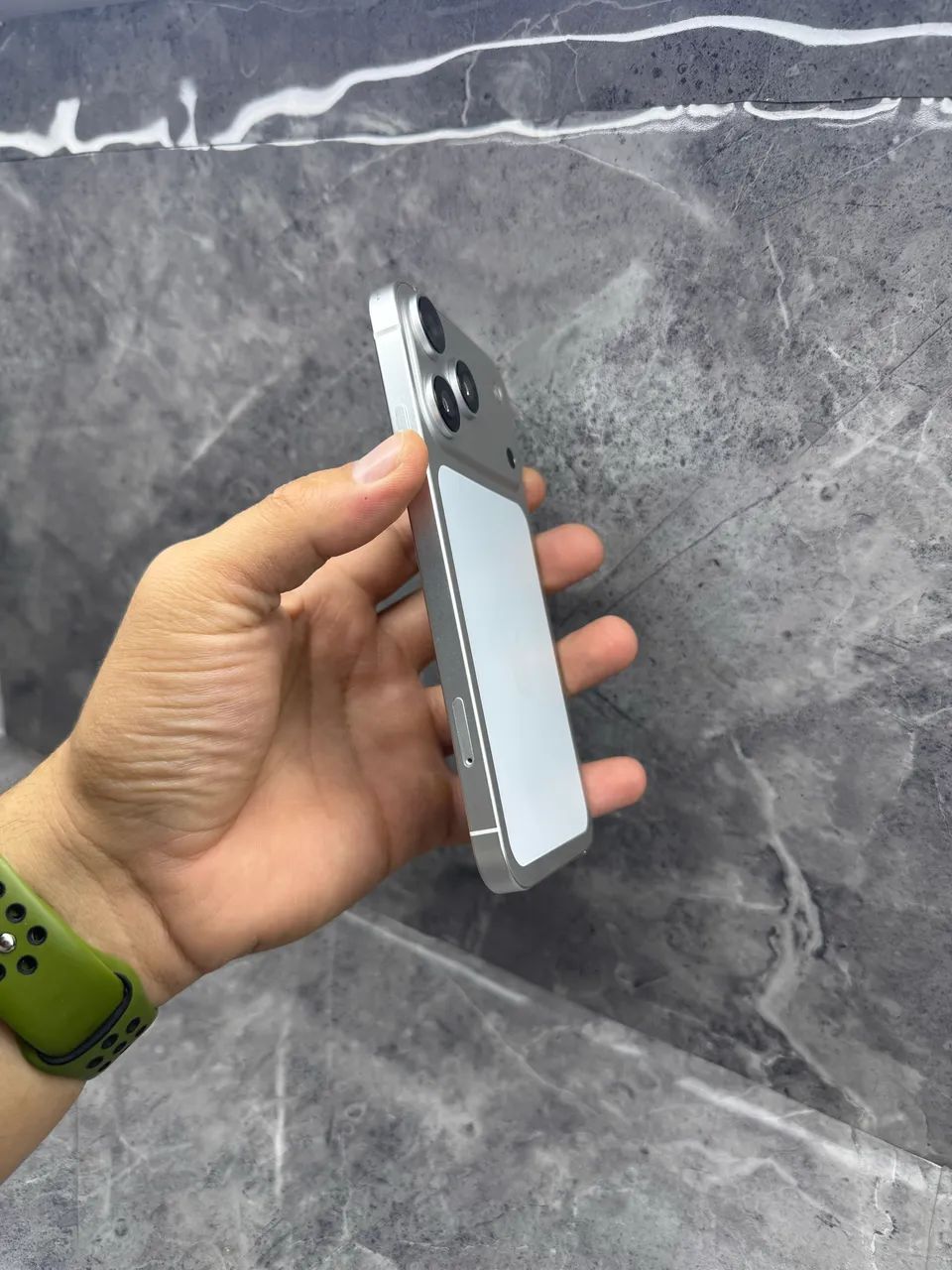 iPhone 11 na carcaça do 17 Pro  - Foto 3