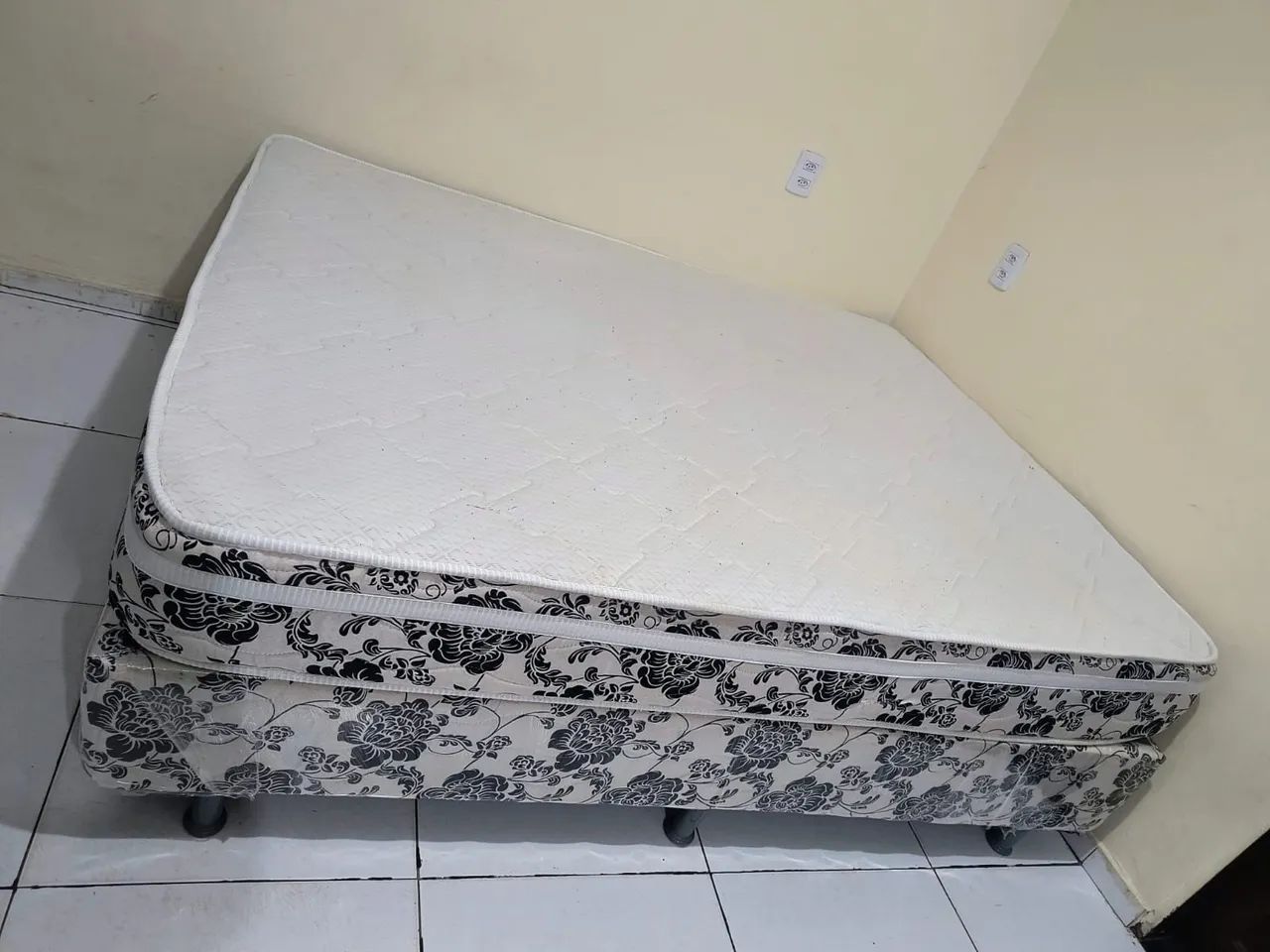 Cama Queen De Mola Higienizada  - Foto 2