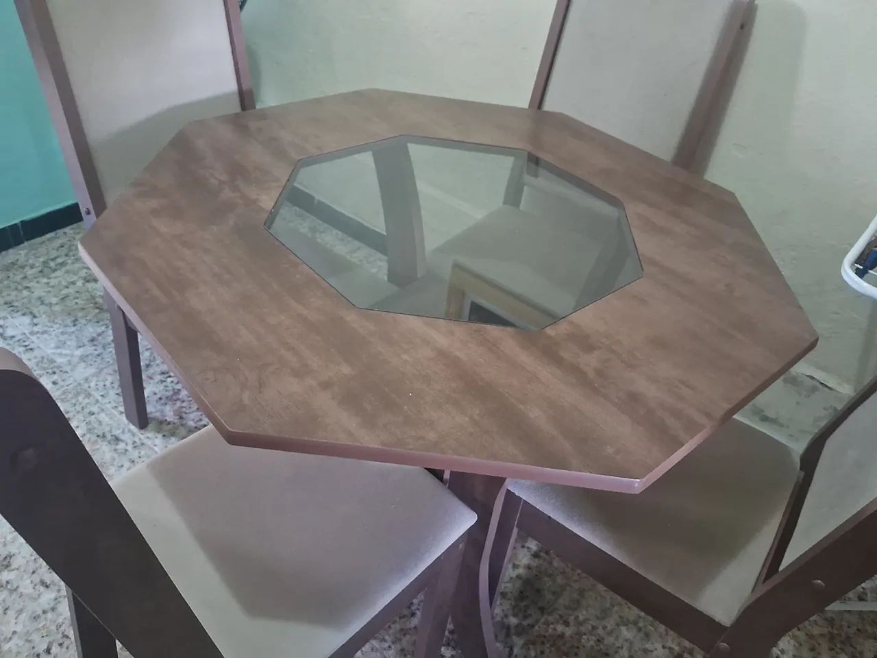 Mesa de quatro cadeira - Foto 2