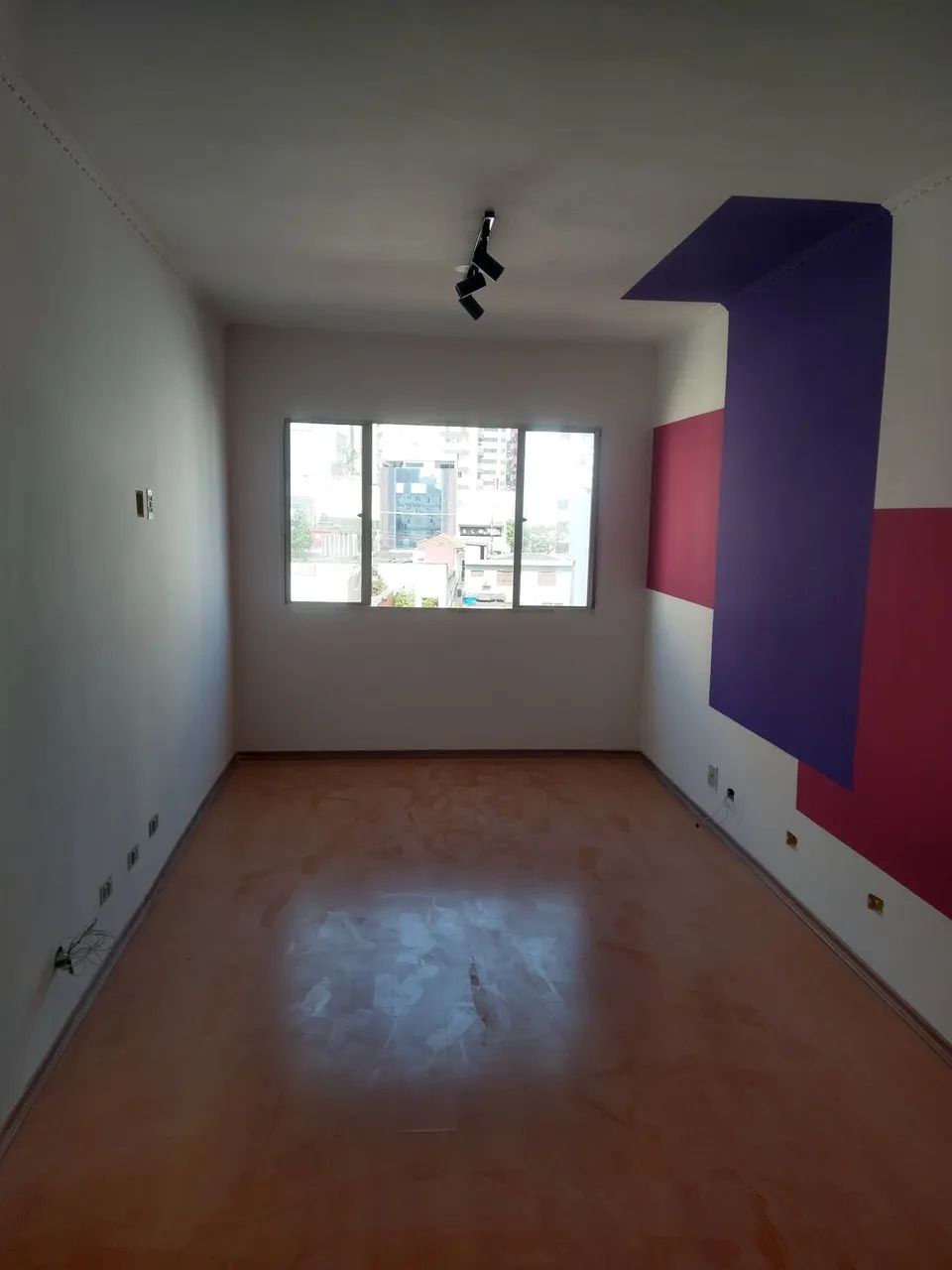Pedreiro. Pintor. Azulejista. 