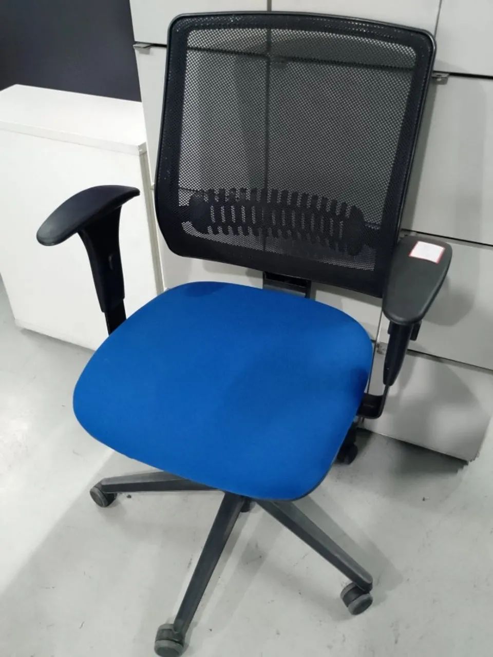Cadeira de Escritório Tela Mesh Marca FlexForm - Foto 2