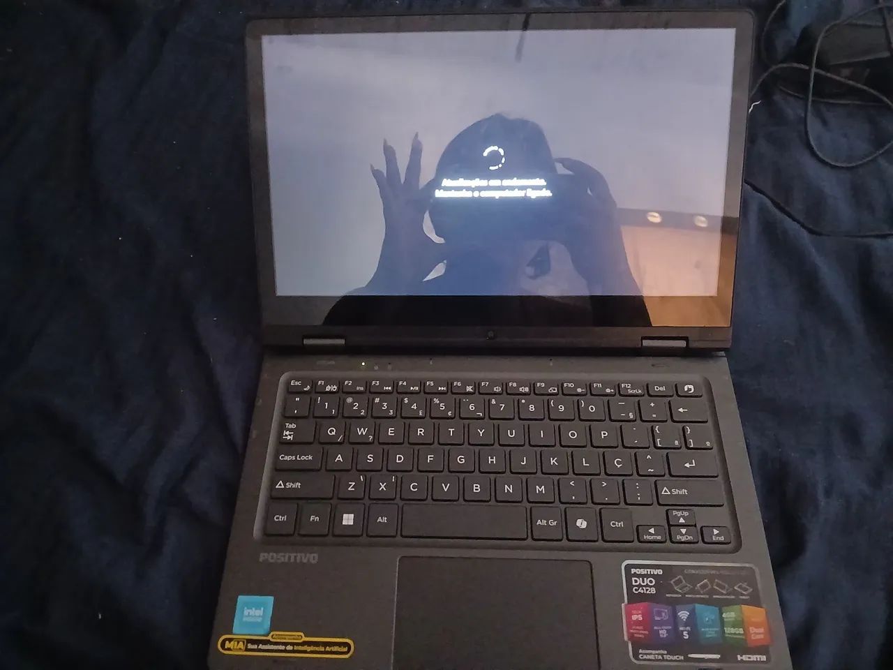 Notebook 2 em 1 vira tablet 