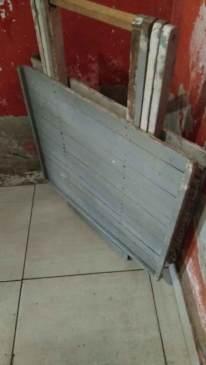 Mesa dobrável 112 de comprimento e70 de largura  - Foto 3