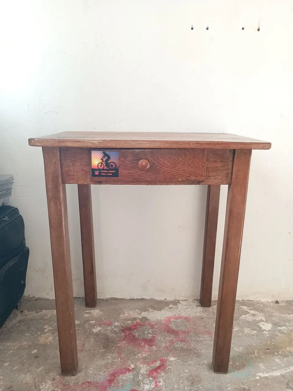 Mesa de madeira (75cm x 50cm - Foto 2