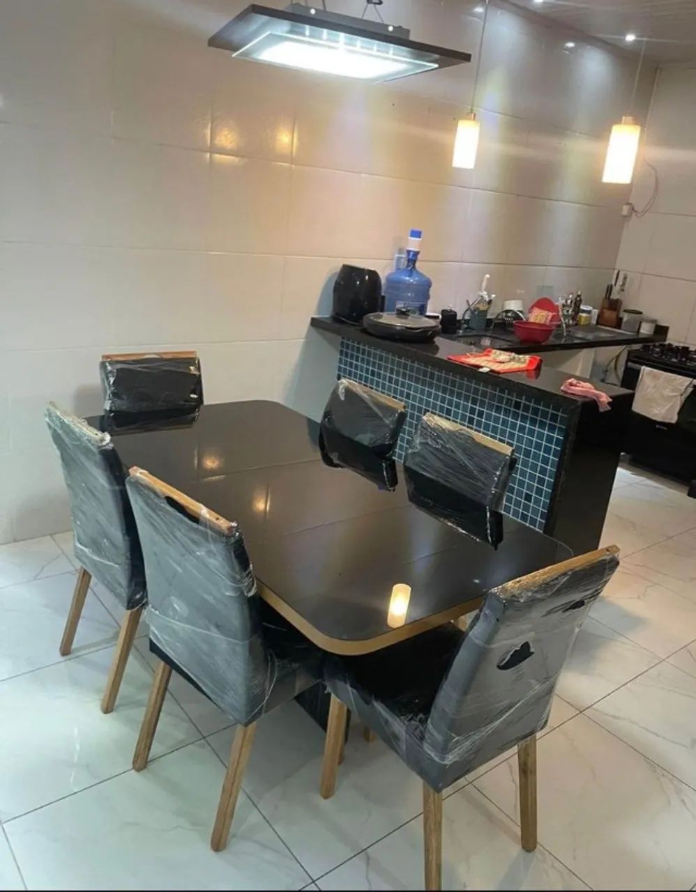 Mesa de jantar na promoção 6 cadeiras  - Foto 3