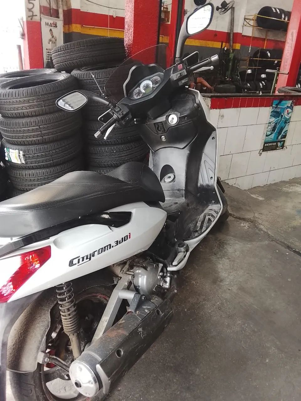Moto 300 - Foto 2