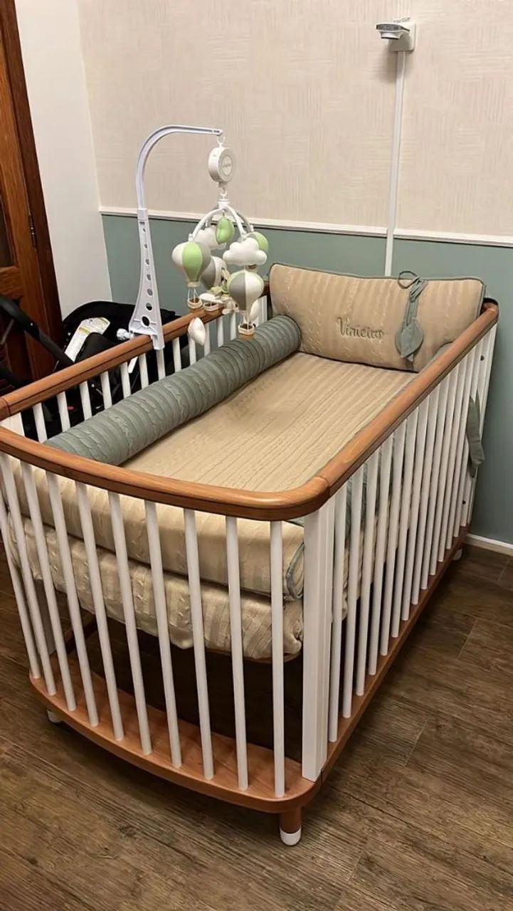 Berço tradicional..mini berço e cama ...acompanha colchão de ambos marca joiy..conservado