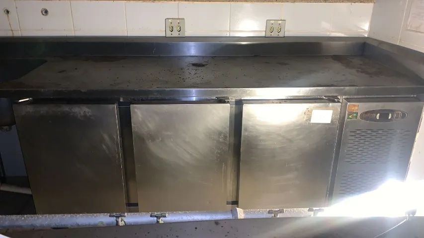 Balcão Refrigerado Industrial Inox 3 Portas - Macom