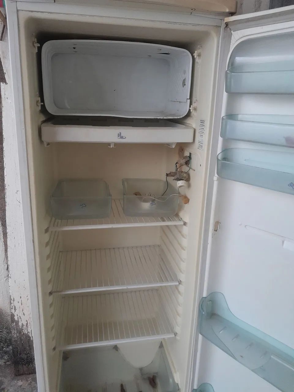 Geladeira com defeito  - Foto 5