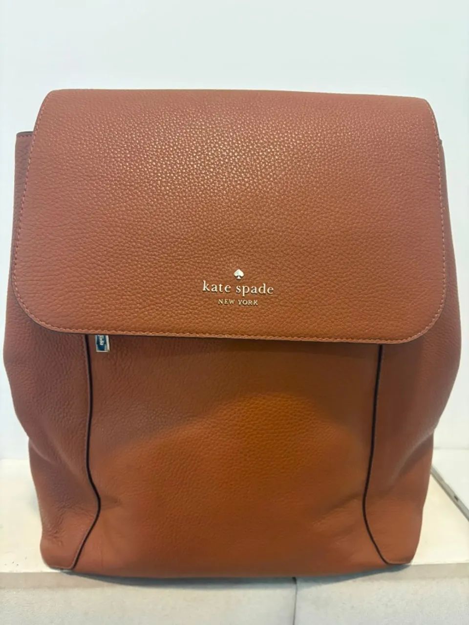 Mochila de couro da Kate Spade (New York) seminova, pouco usada, valor 1000,00 - Foto 3