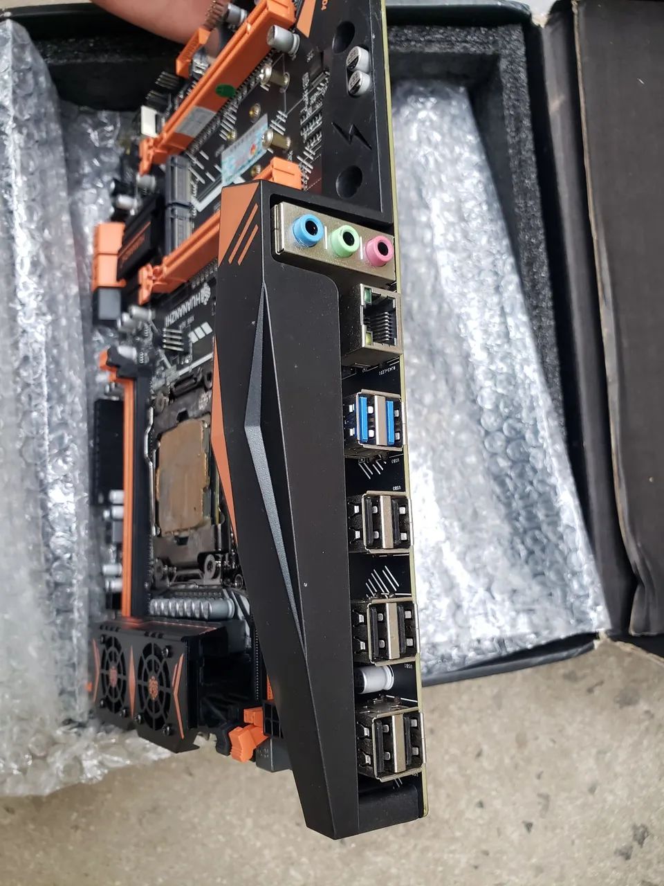 Kit Placa-Mãe X99 + Xeon E5-2680 v4 Huananzhi - Foto 3