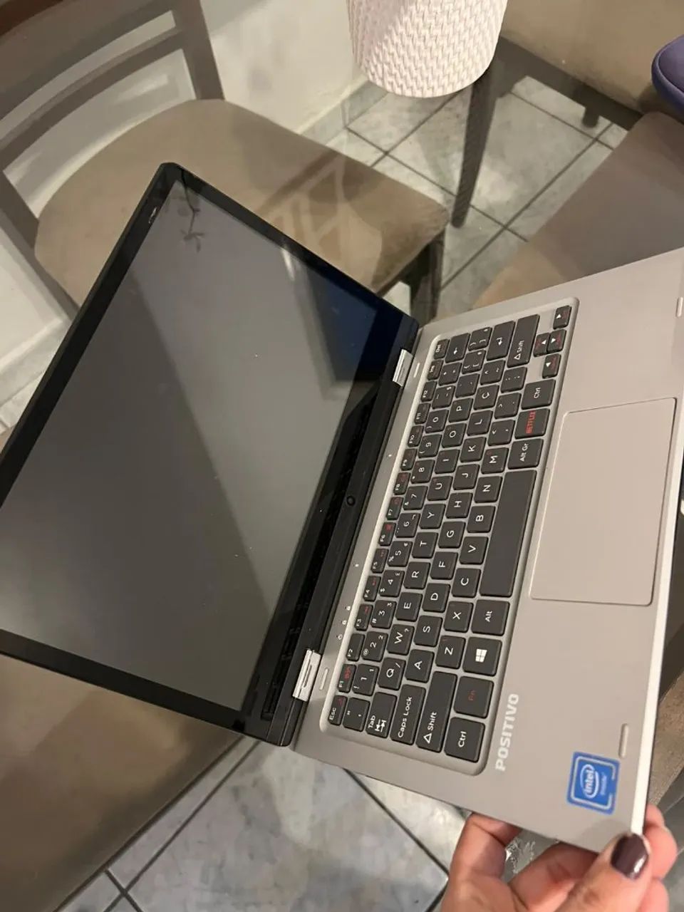Notebook Positivo 2 em 1 - COM DEFEITO